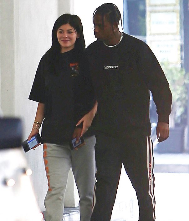 Ünlü güzelleri bir de makyajsız görün