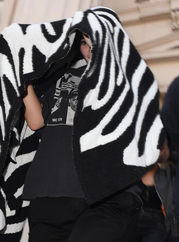 Ünlü güzelleri bir de makyajsız görün