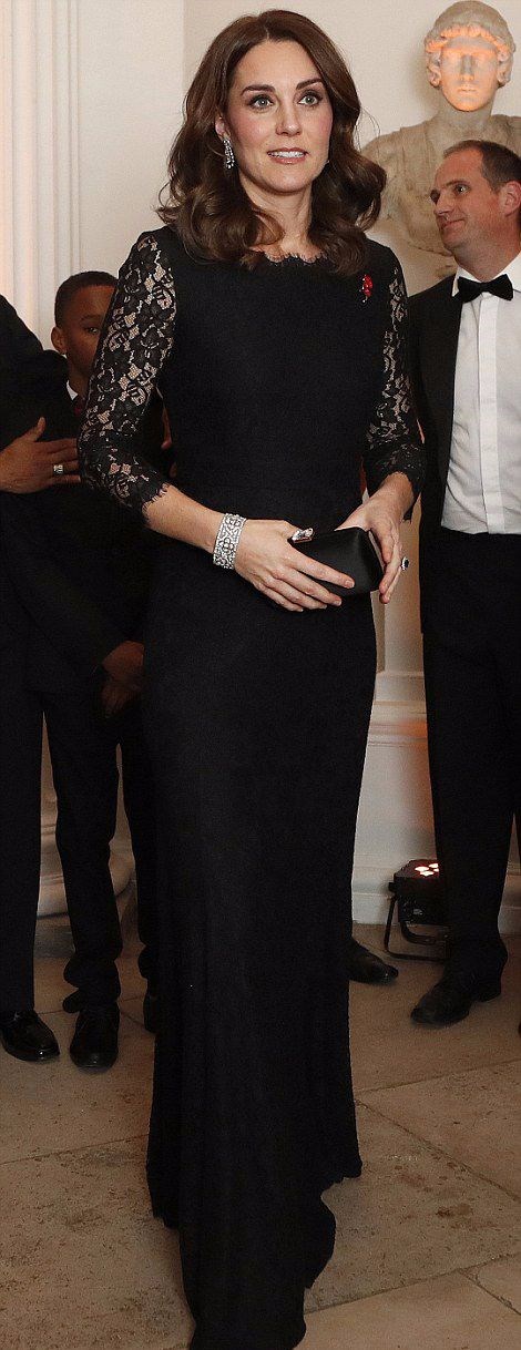 Kate Middleton'dan gövde gösterisi