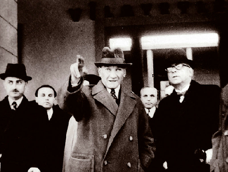 Mustafa Kemal Atatürk'ün giyim tarzı