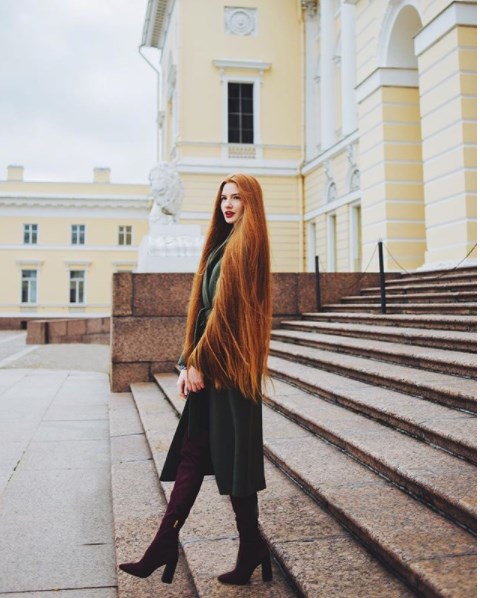 Saçlarını kaybetmek üzereyken Rapunzel oldu