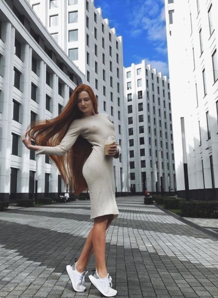 Saçlarını kaybetmek üzereyken Rapunzel oldu