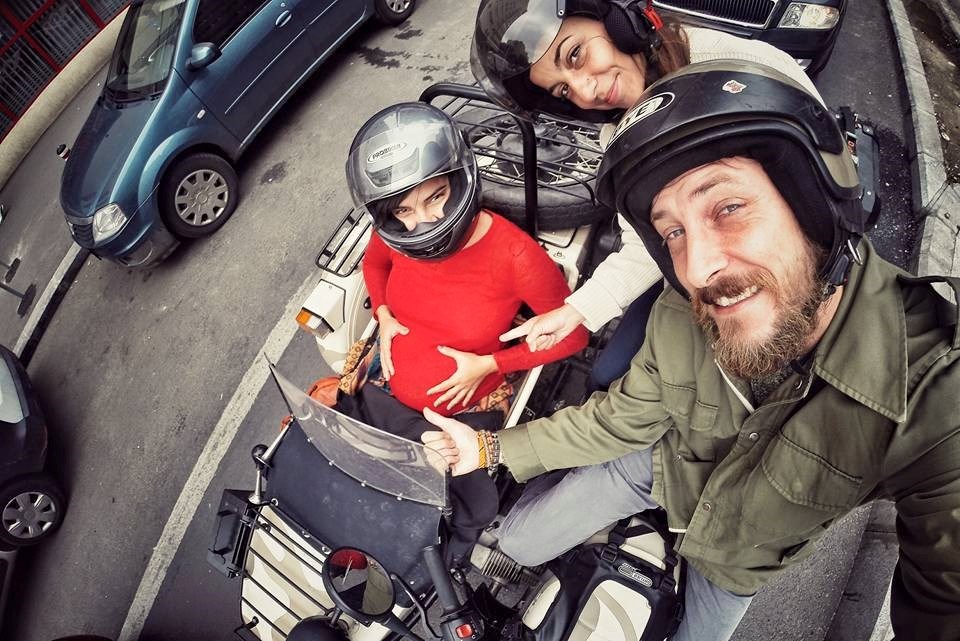 Motosiklet ile ailecek dünya turu