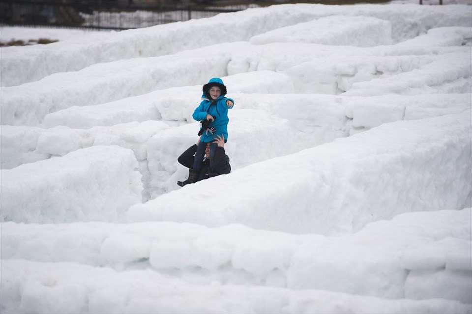 Dünyanın en büyük kar labirenti