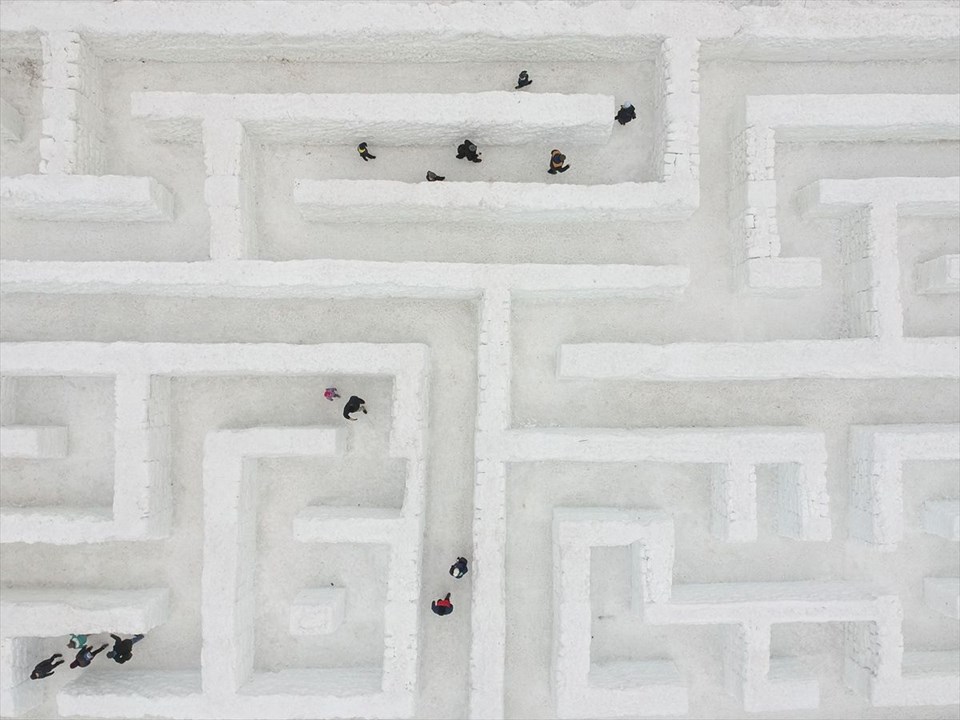 Dünyanın en büyük kar labirenti