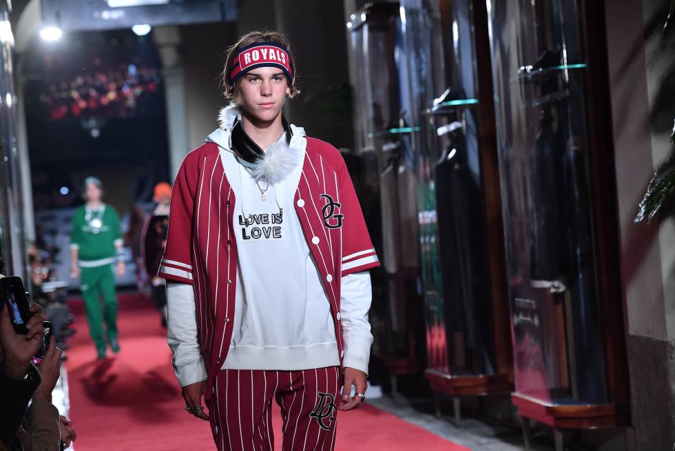 Yıldız isimlerin çocukları podyumları istila etti