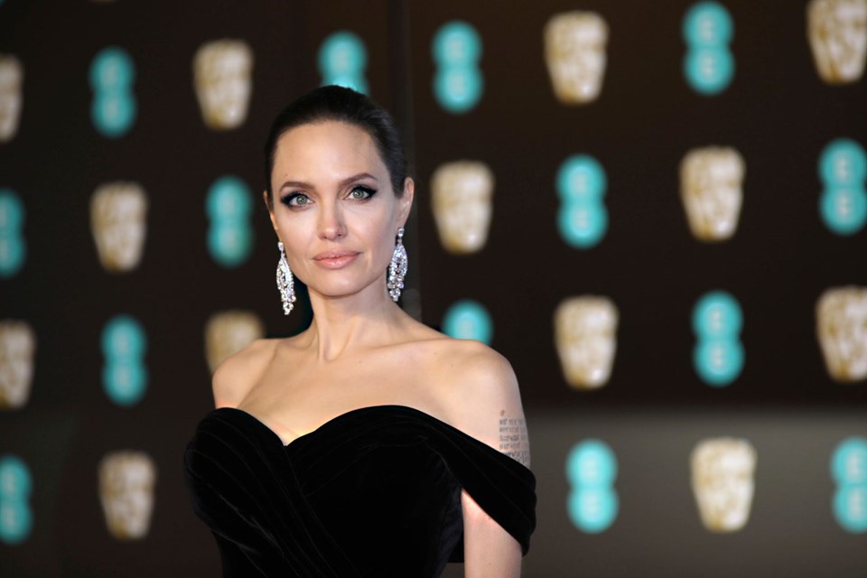 BAFTA ödül töreninde şıklık yarışı
