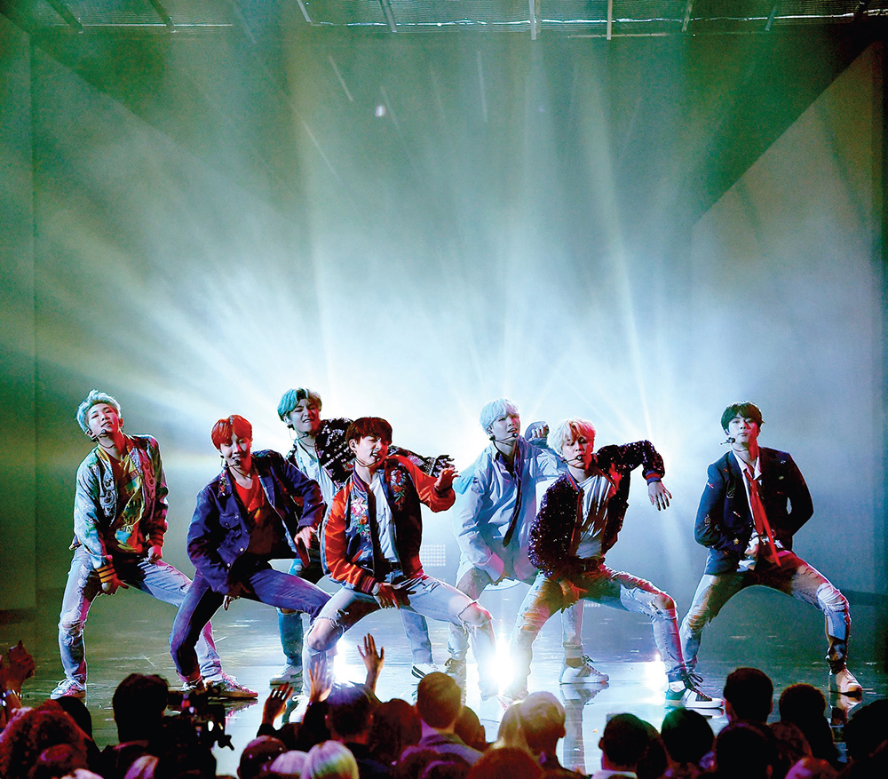 Karıştırmaktan çekinmeyen gizemli bir tür K-POP