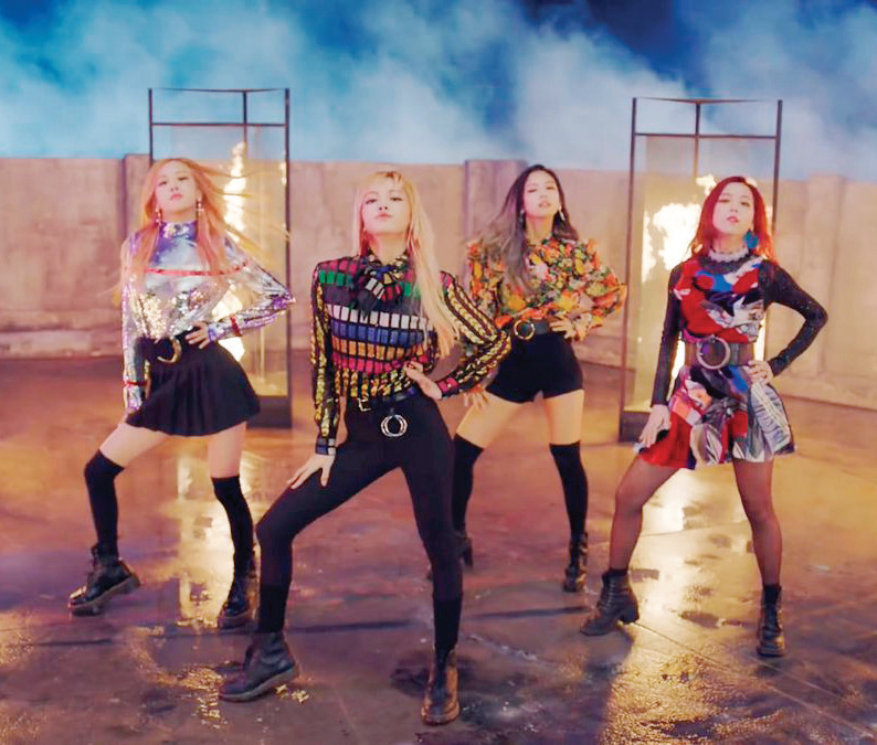 Karıştırmaktan çekinmeyen gizemli bir tür K-POP