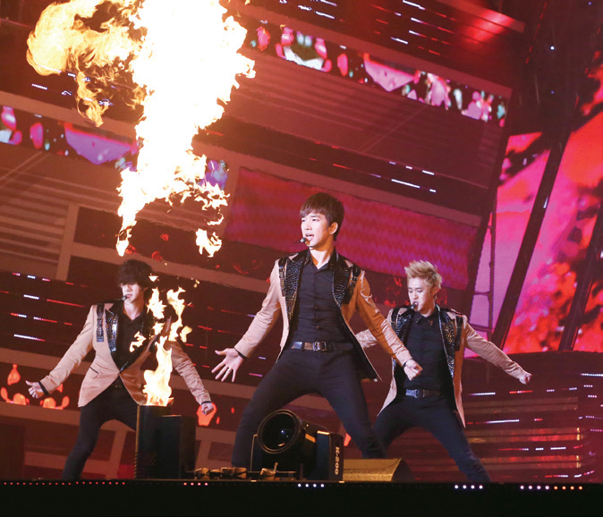 Karıştırmaktan çekinmeyen gizemli bir tür K-POP