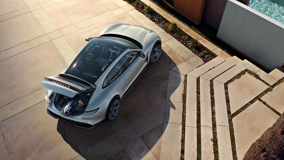 Porsche Mission E Cross Turismo