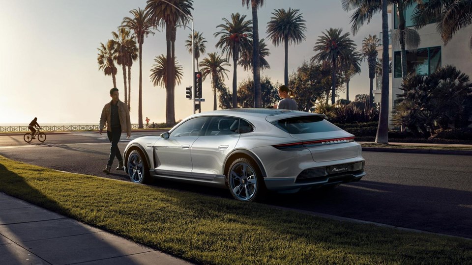 Porsche Mission E Cross Turismo