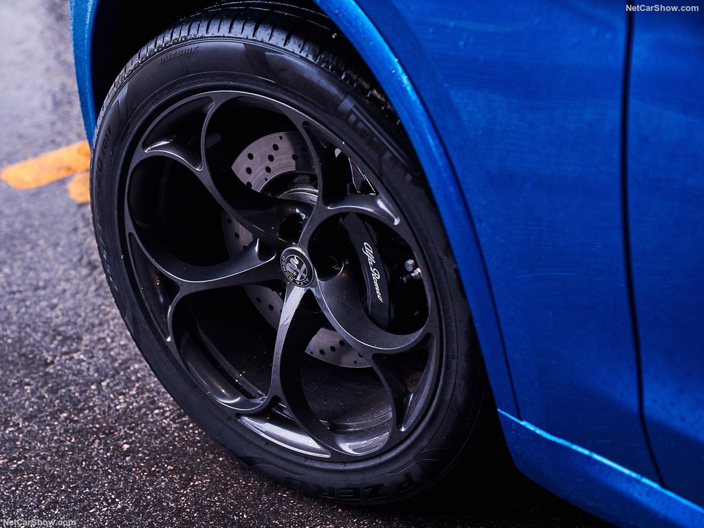 2018 Alfa Romeo Stelvio Quadrifoglio