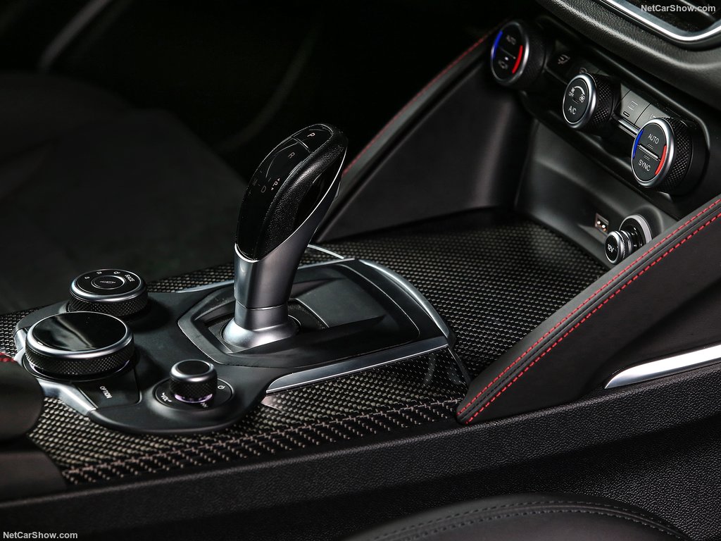 2018 Alfa Romeo Stelvio Quadrifoglio