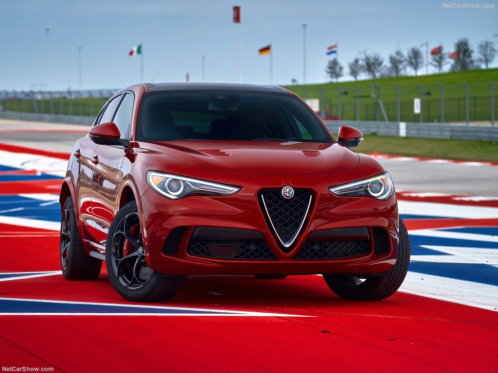 2018 Alfa Romeo Stelvio Quadrifoglio