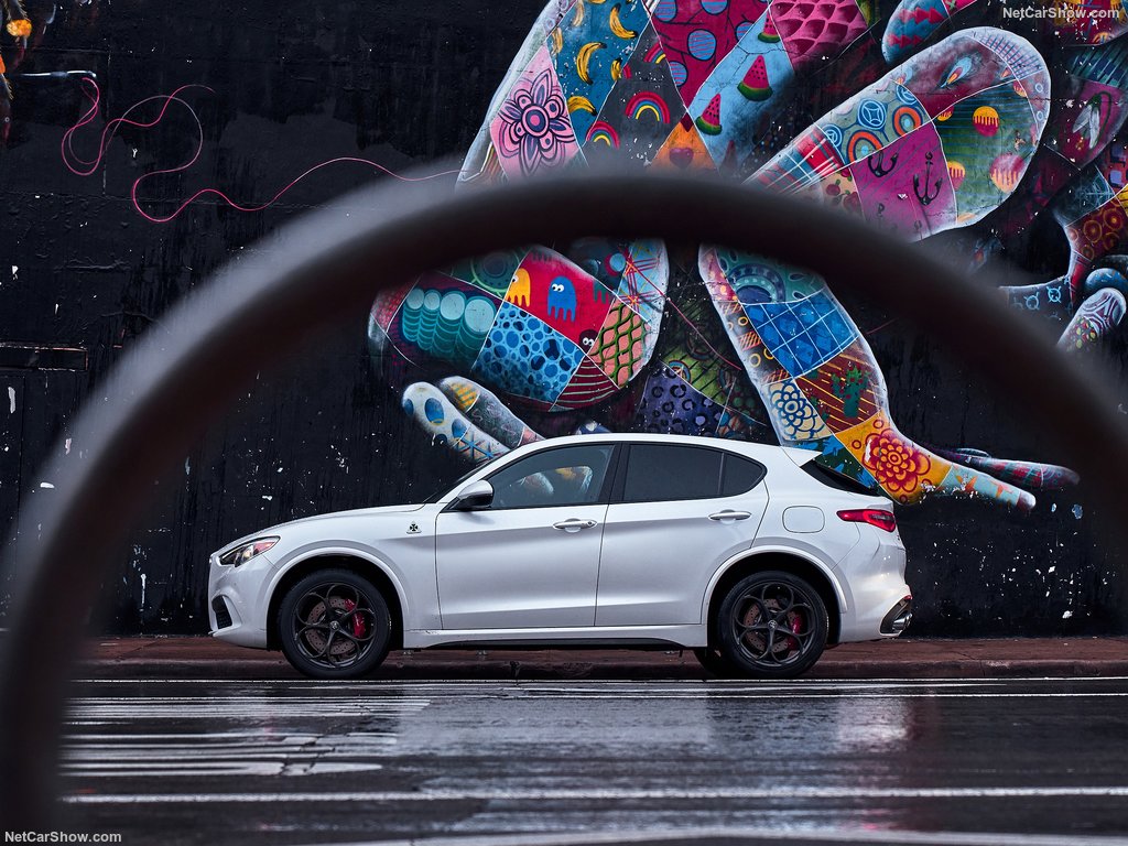 2018 Alfa Romeo Stelvio Quadrifoglio