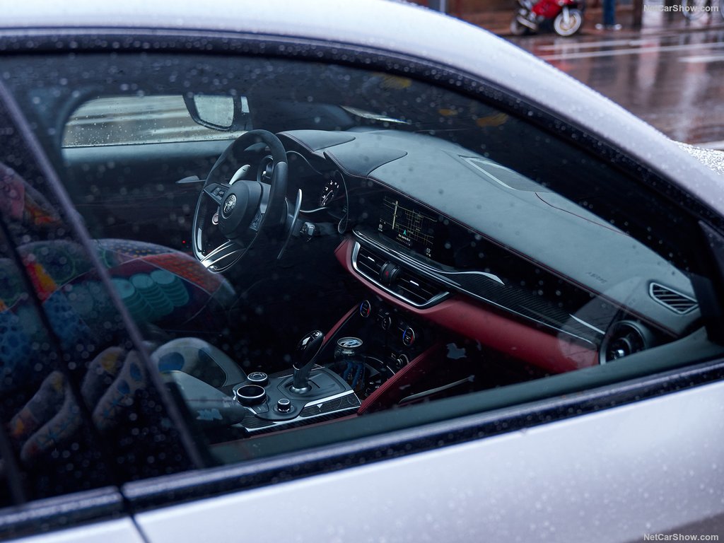 2018 Alfa Romeo Stelvio Quadrifoglio