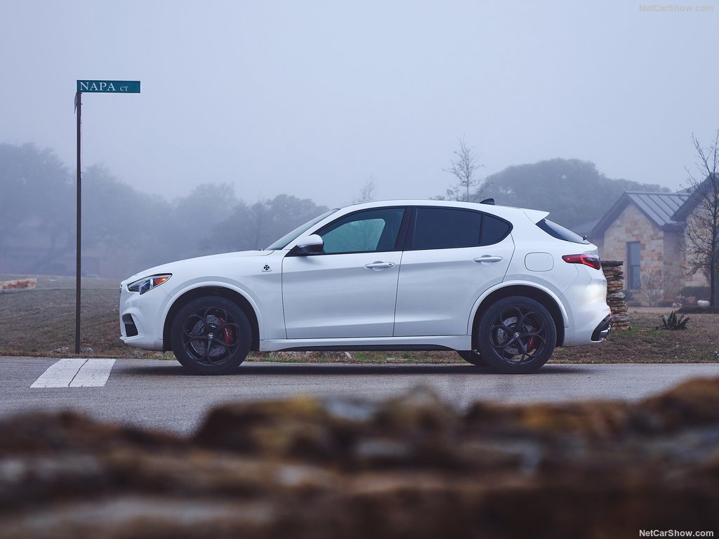 2018 Alfa Romeo Stelvio Quadrifoglio
