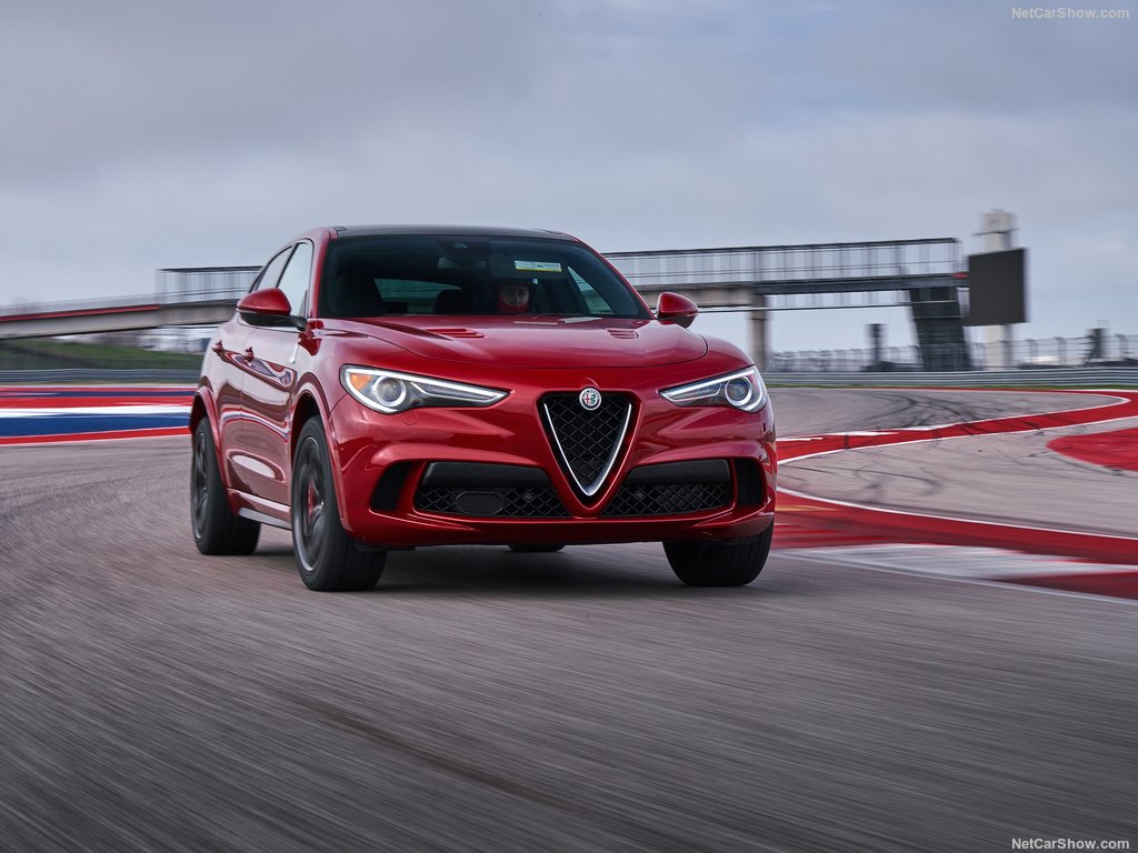 2018 Alfa Romeo Stelvio Quadrifoglio