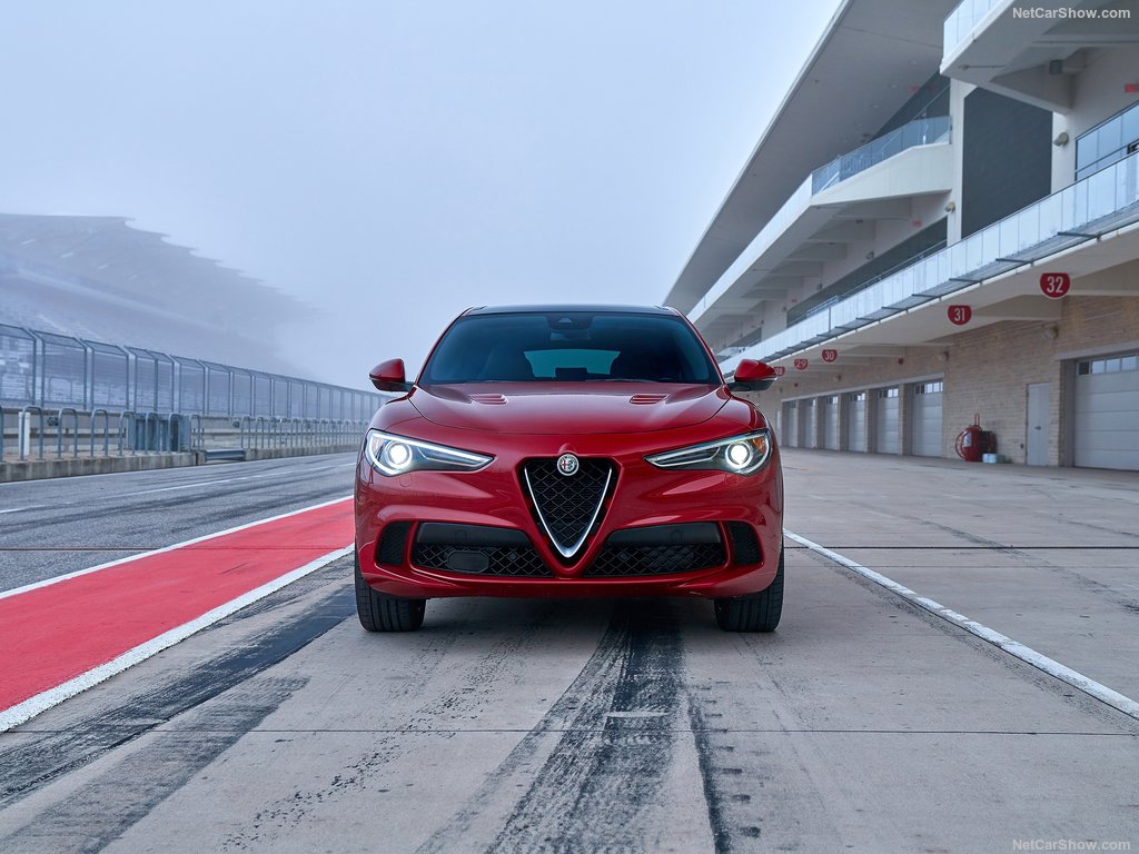 2018 Alfa Romeo Stelvio Quadrifoglio