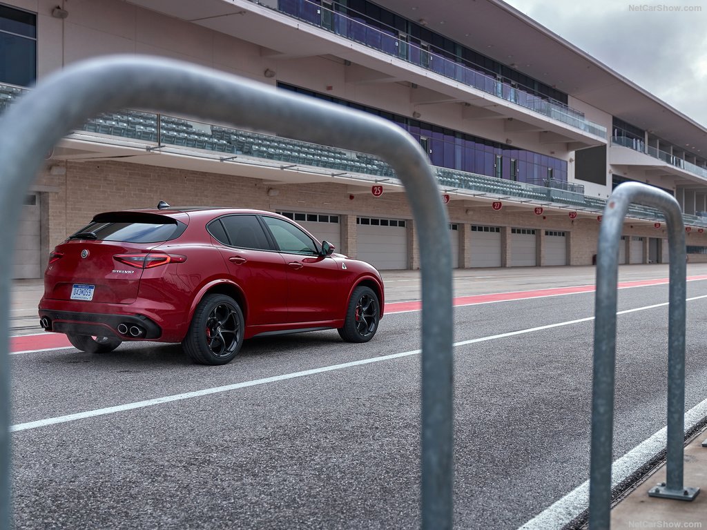 2018 Alfa Romeo Stelvio Quadrifoglio