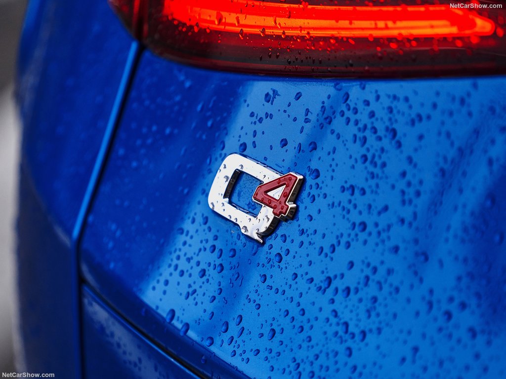 2018 Alfa Romeo Stelvio Quadrifoglio