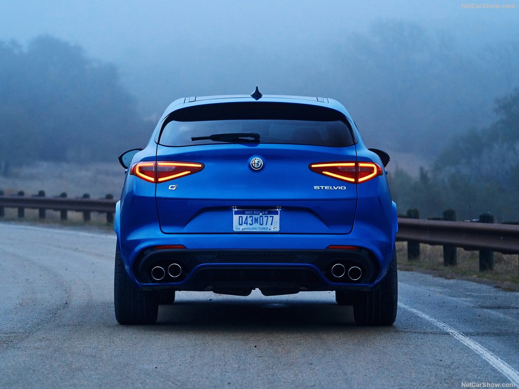 2018 Alfa Romeo Stelvio Quadrifoglio