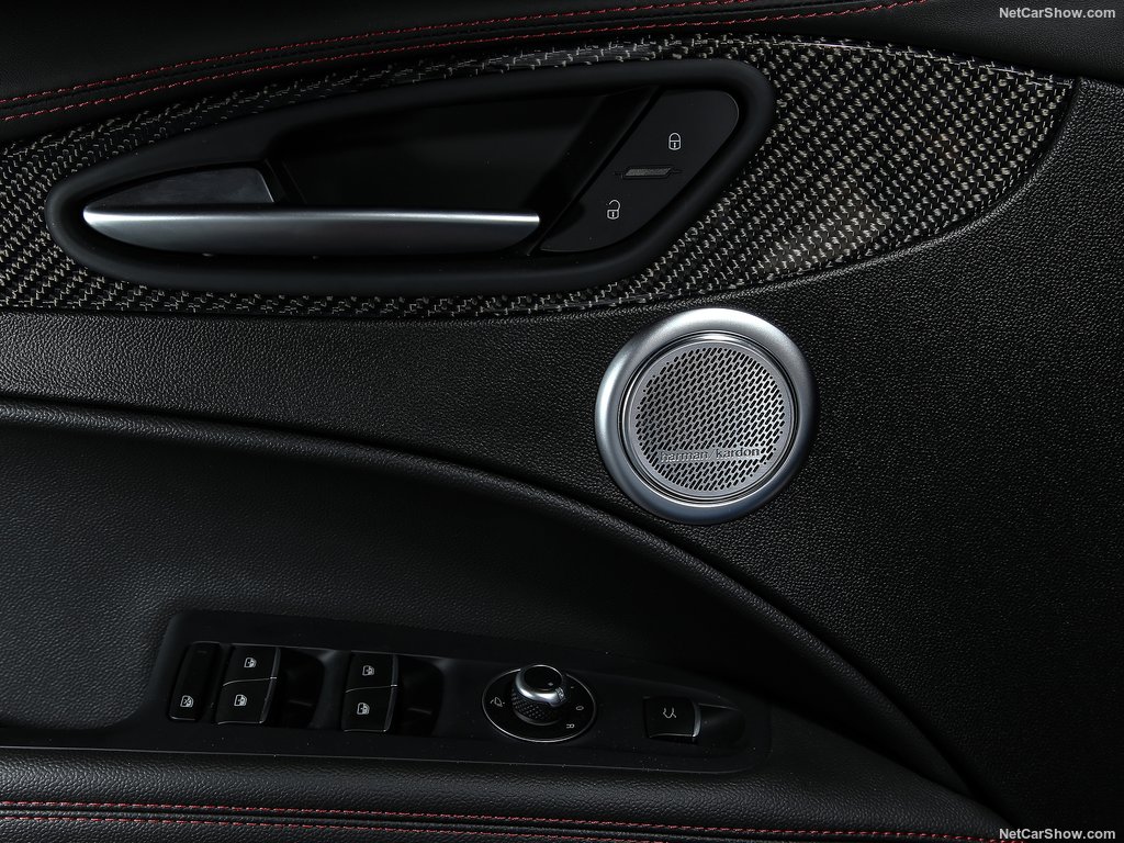 2018 Alfa Romeo Stelvio Quadrifoglio