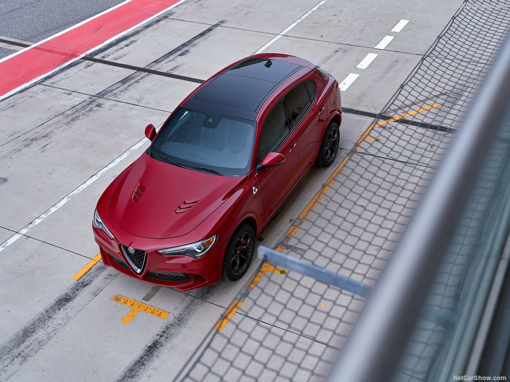 2018 Alfa Romeo Stelvio Quadrifoglio