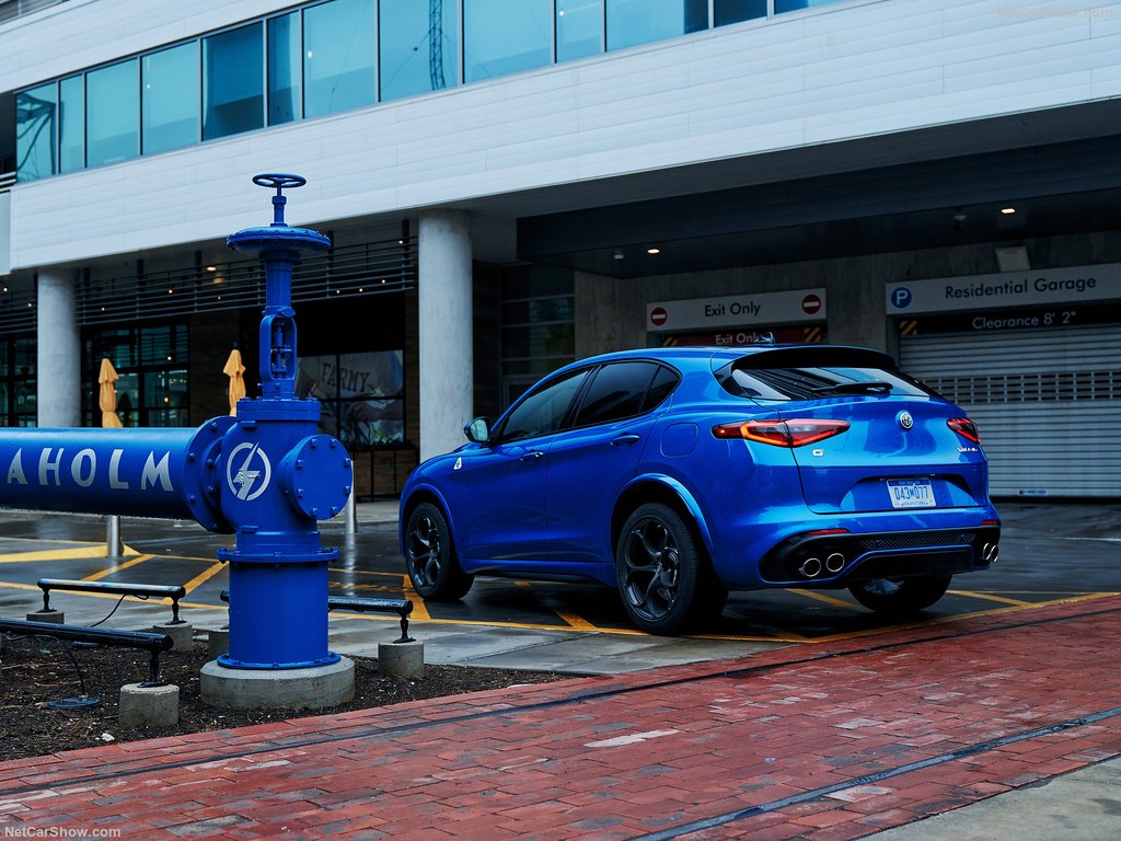 2018 Alfa Romeo Stelvio Quadrifoglio