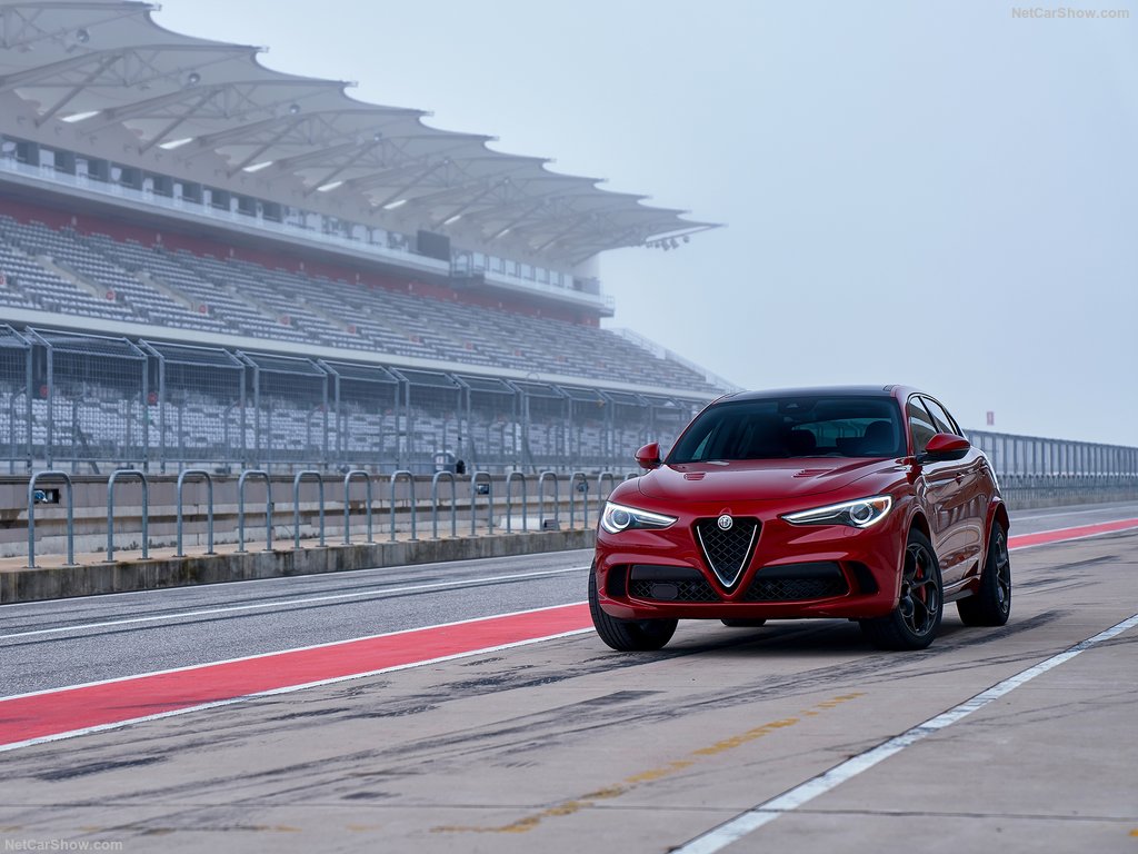2018 Alfa Romeo Stelvio Quadrifoglio