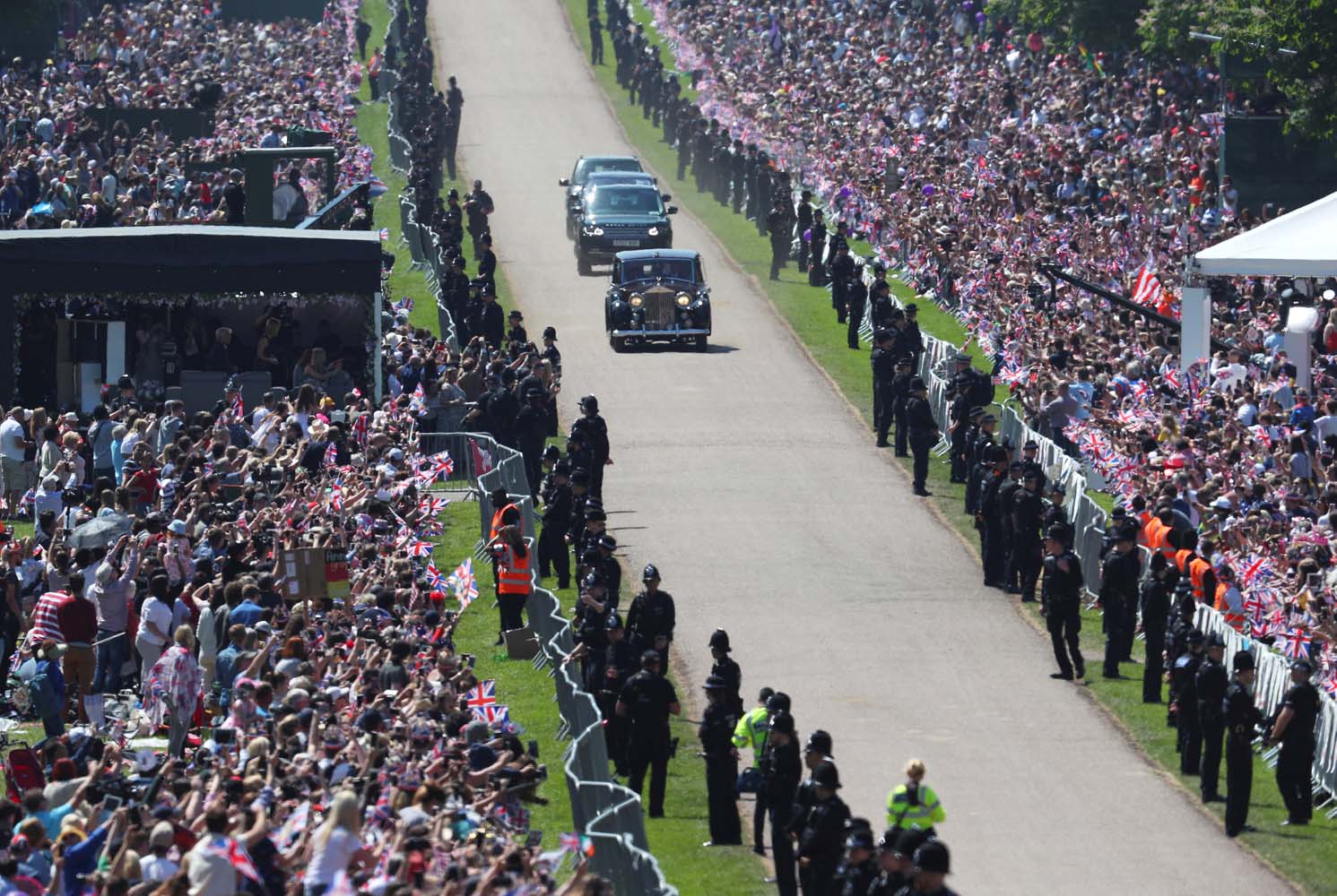 Prens Harry ve Meghan Markle evlendi