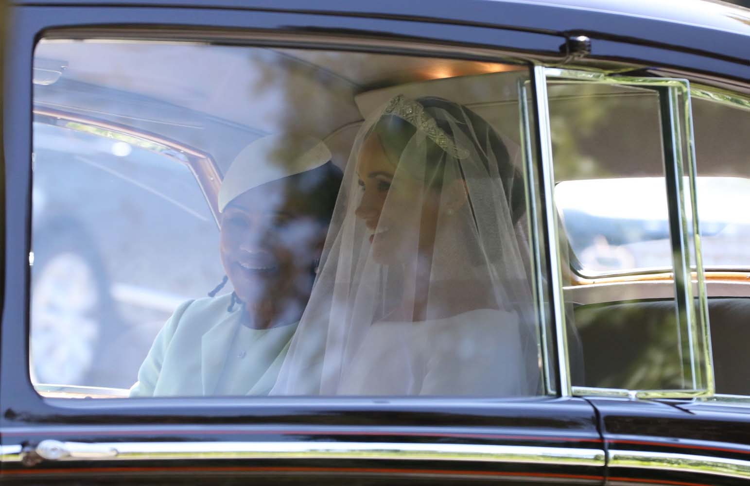 Prens Harry ve Meghan Markle evlendi