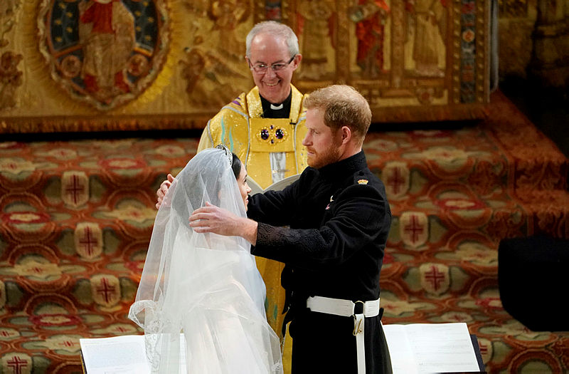 Prens Harry ve Meghan Markle evlendi