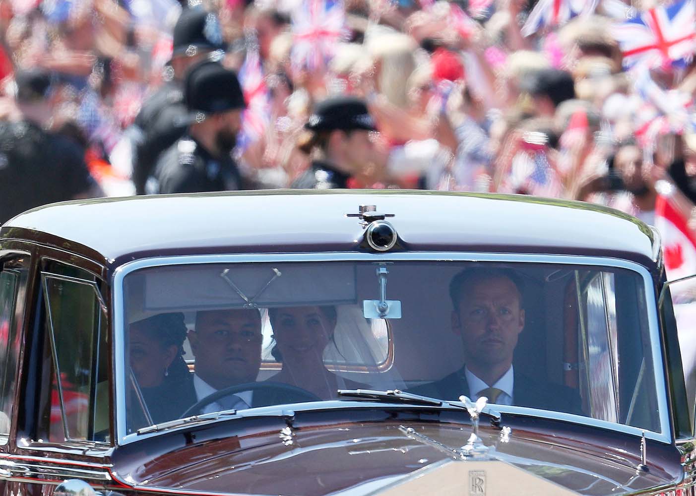 Prens Harry ve Meghan Markle evlendi