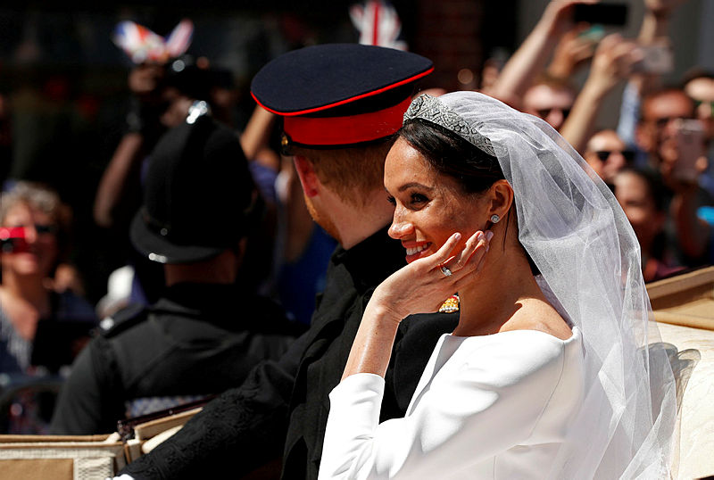 Prens Harry ve Meghan Markle evlendi