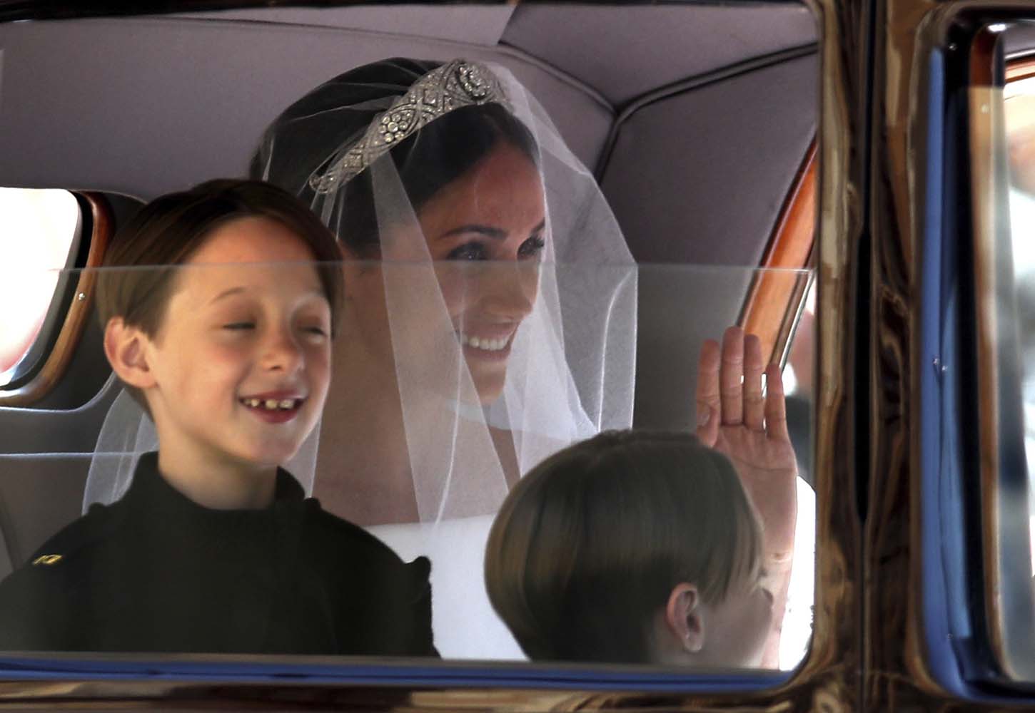 Prens Harry ve Meghan Markle evlendi