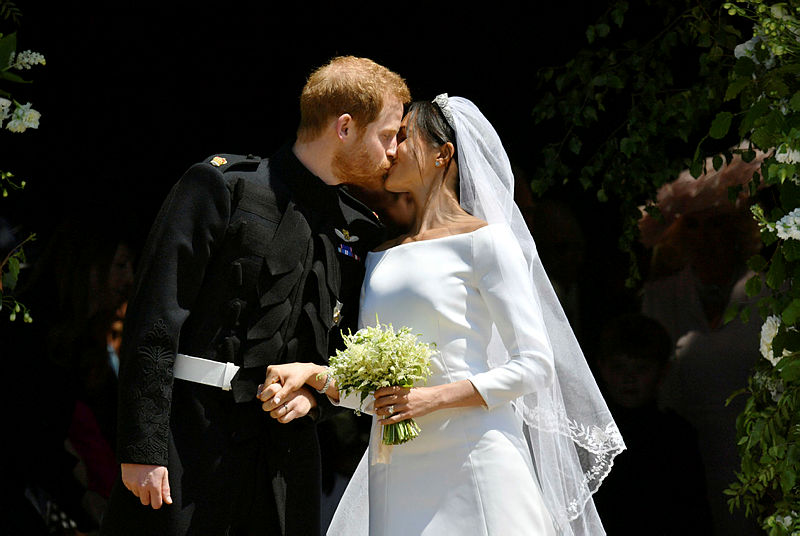 Prens Harry ve Meghan Markle evlendi