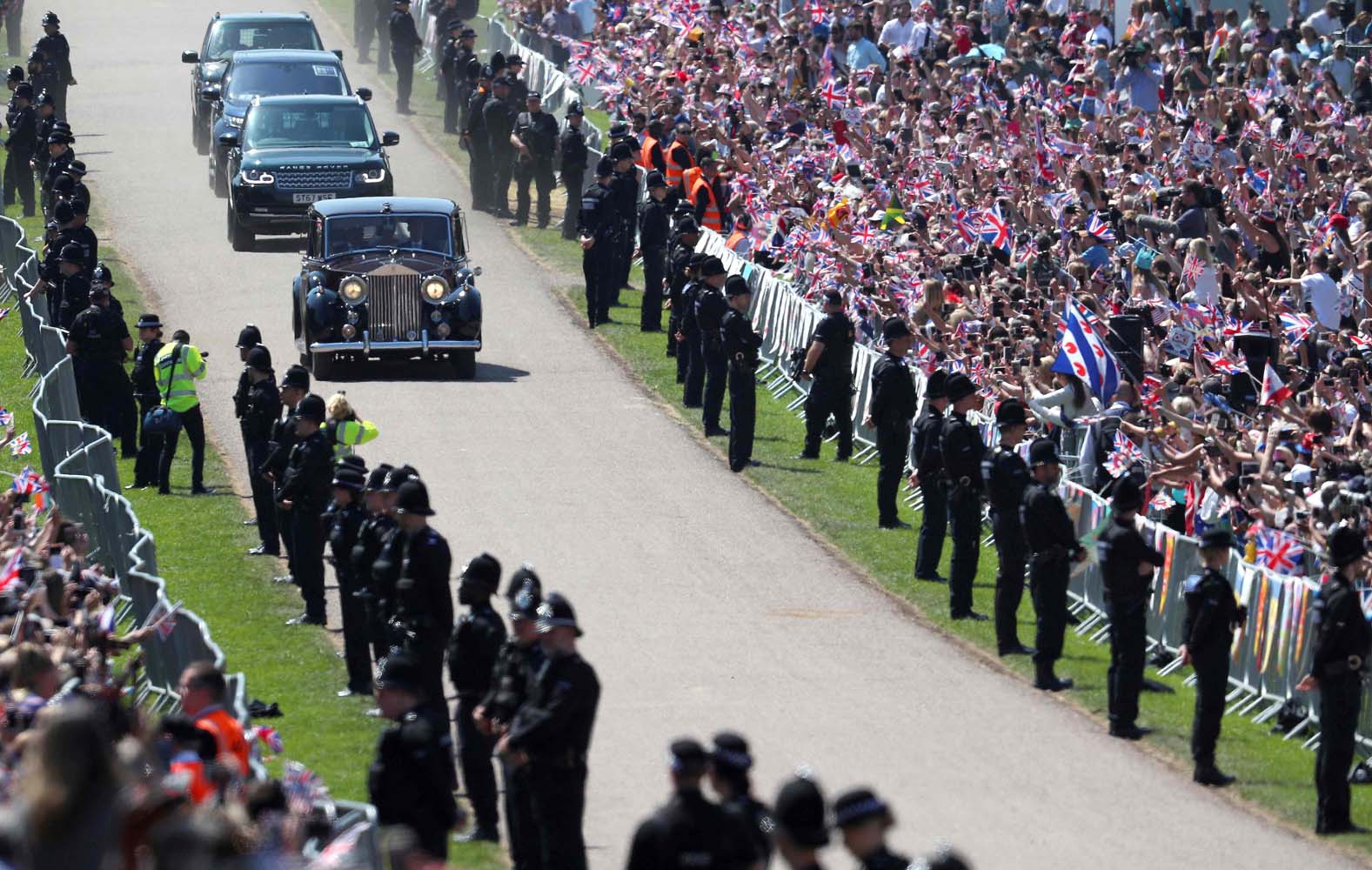 Prens Harry ve Meghan Markle evlendi