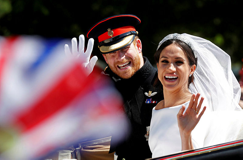 Prens Harry ve Meghan Markle evlendi