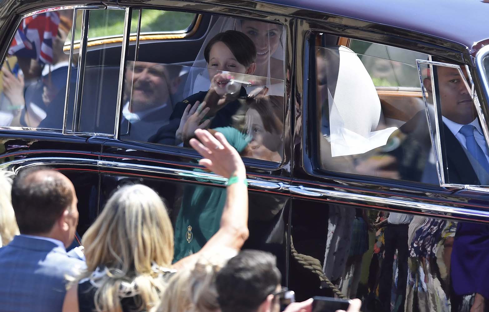 Prens Harry ve Meghan Markle evlendi