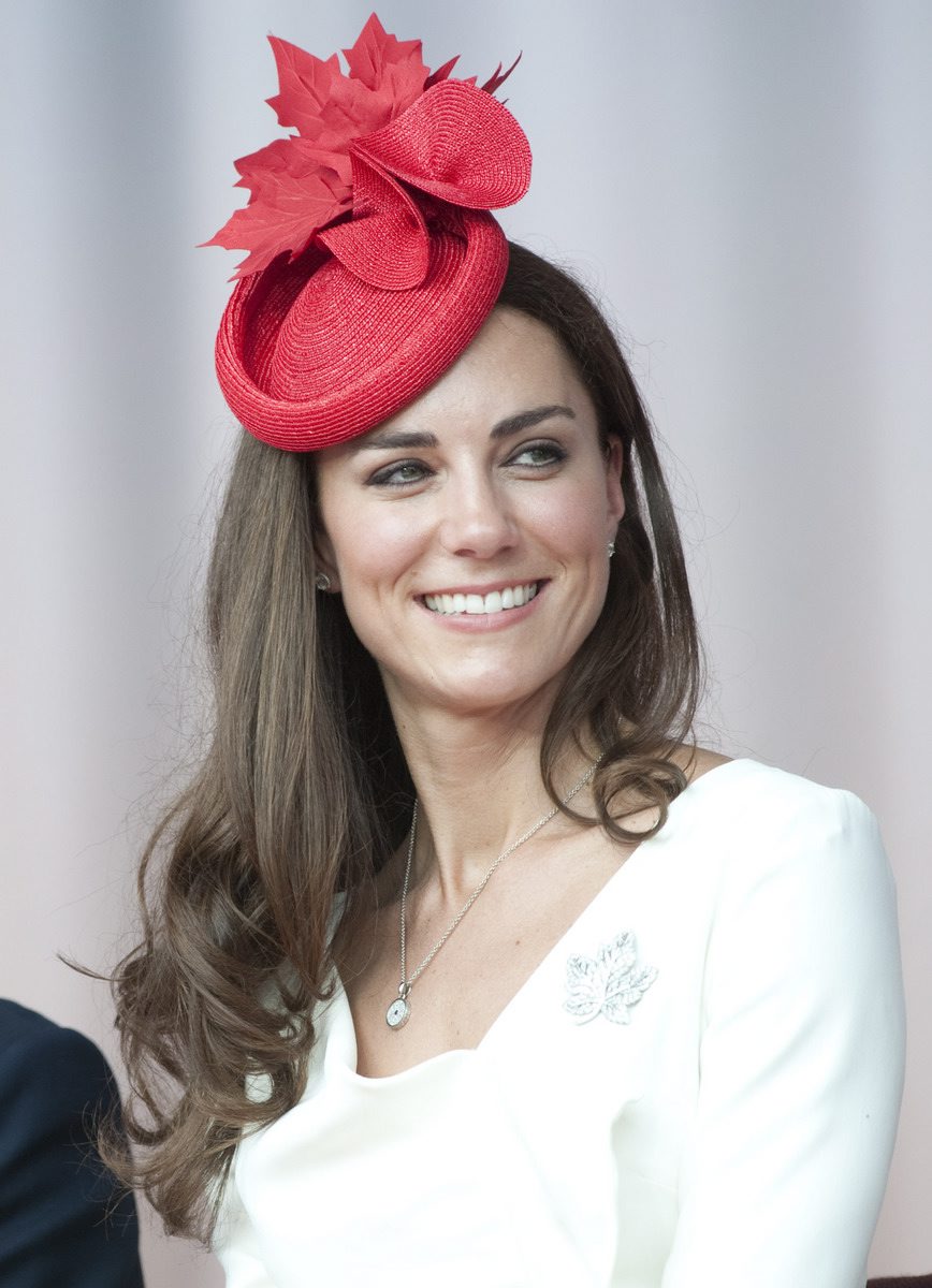  Kate Middleton, 14 yıllık çizmeleriyle geri döndü!