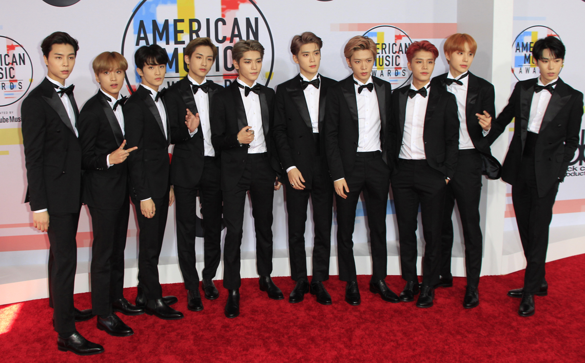 2018 Amerikan Müzik Ödülleri'nde kırmızı halı şıklığı