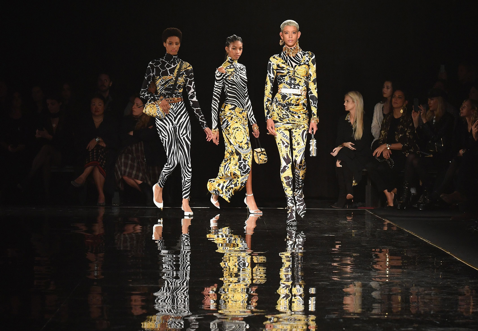 Versace Pre-Fall 2019'un öne çıkan erkek tasarımları