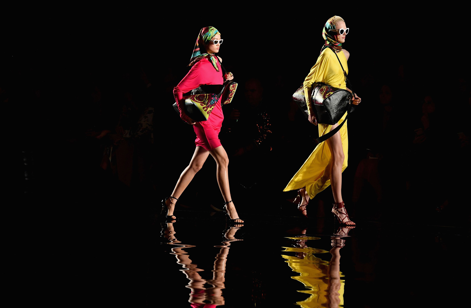 Versace Pre-Fall 2019'un öne çıkan erkek tasarımları