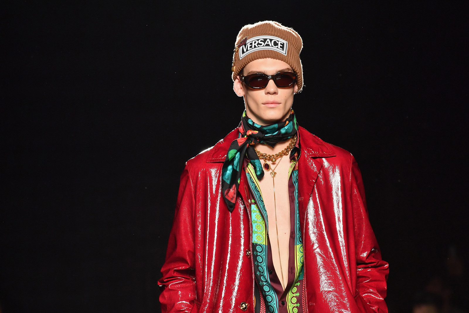 Versace Pre-Fall 2019'un öne çıkan erkek tasarımları