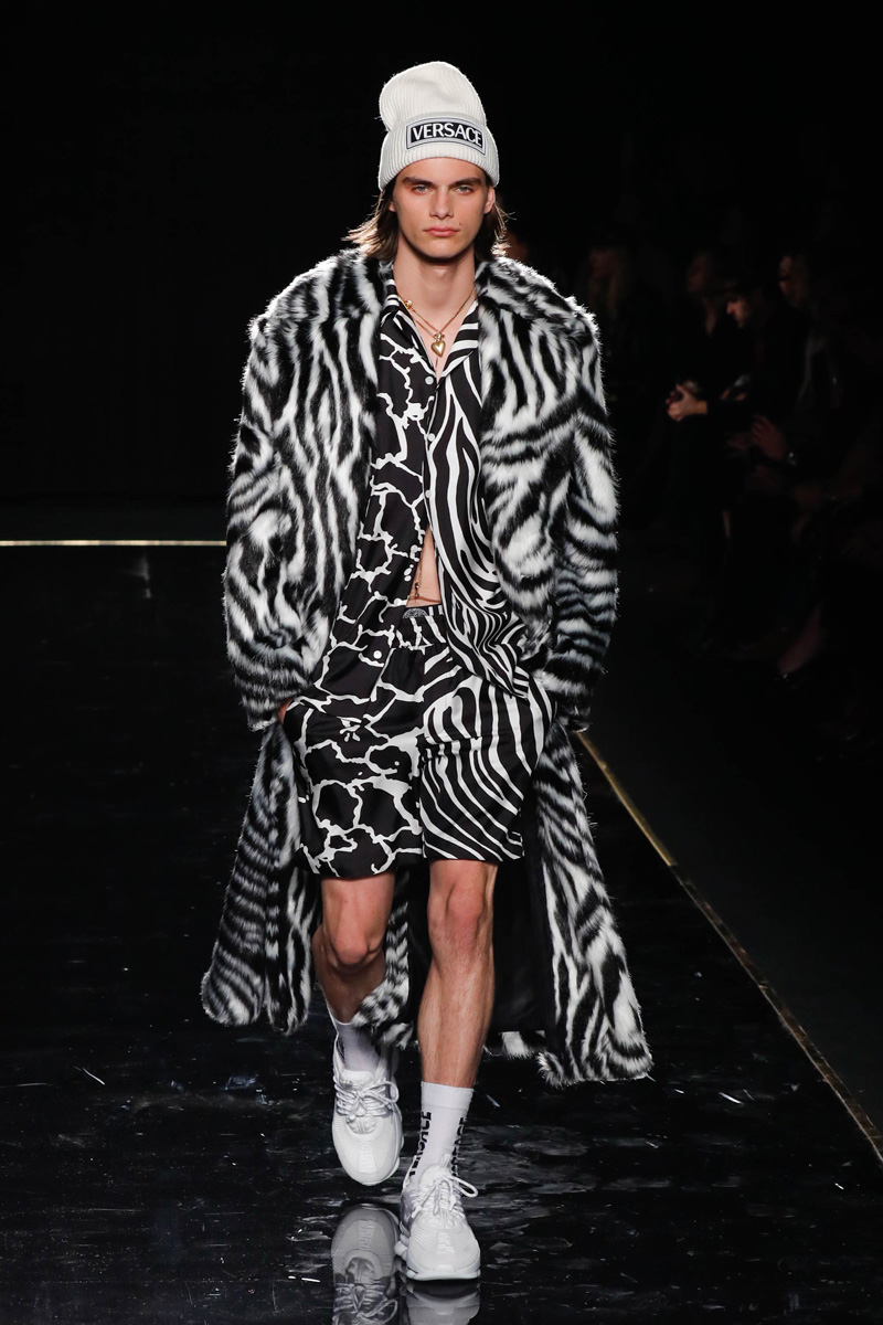 Versace Pre-Fall 2019'un öne çıkan erkek tasarımları