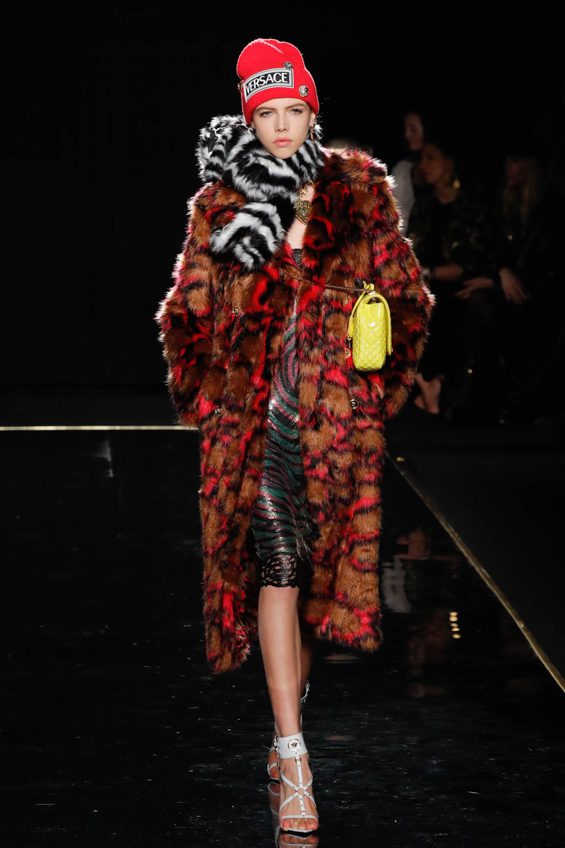 Versace Pre-Fall 2019'un öne çıkan erkek tasarımları