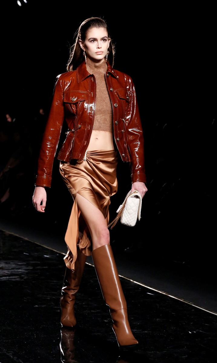 Versace Pre-Fall 2019'un öne çıkan erkek tasarımları