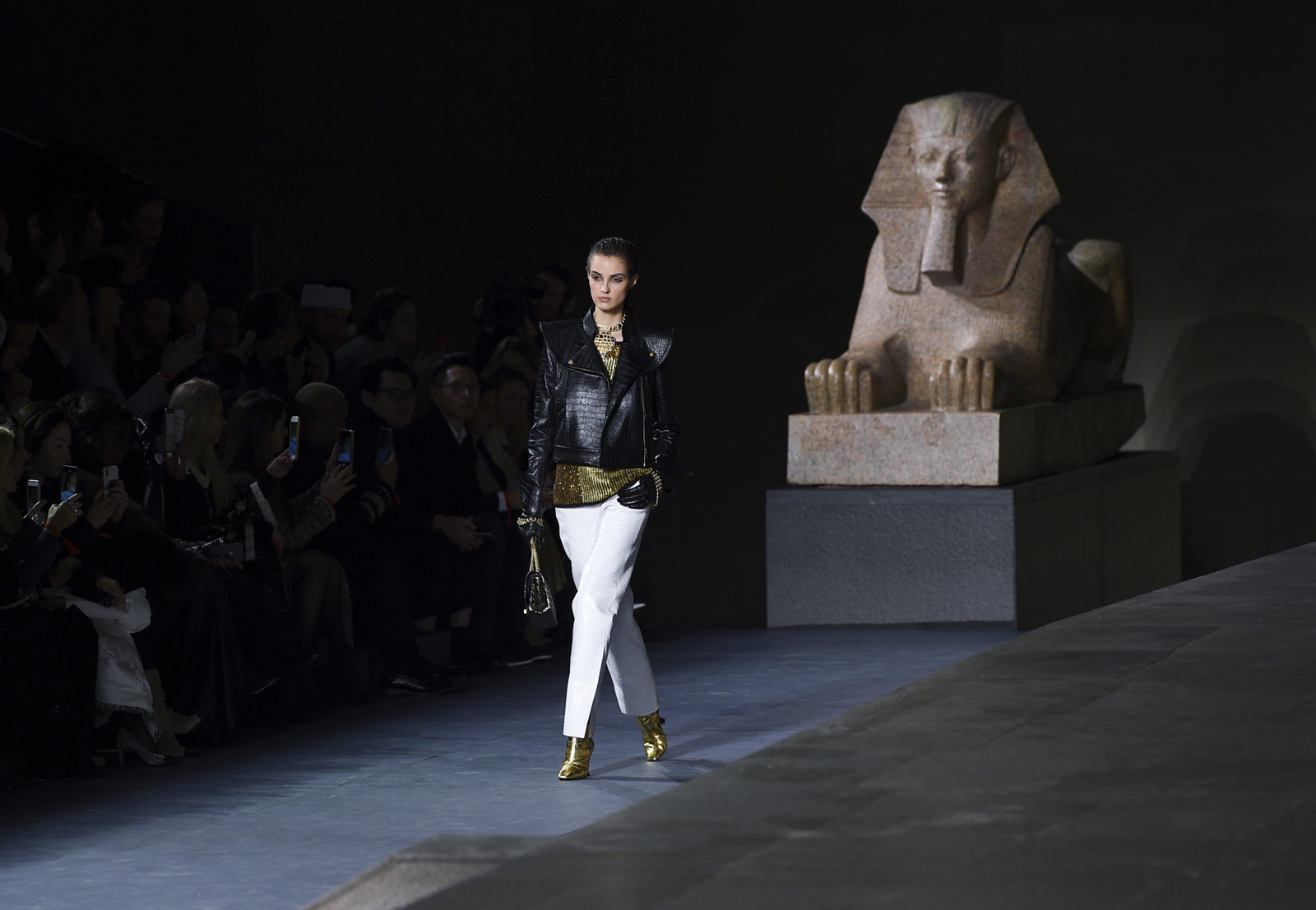 Chanel Metiers D'art 2018-19 defilesi